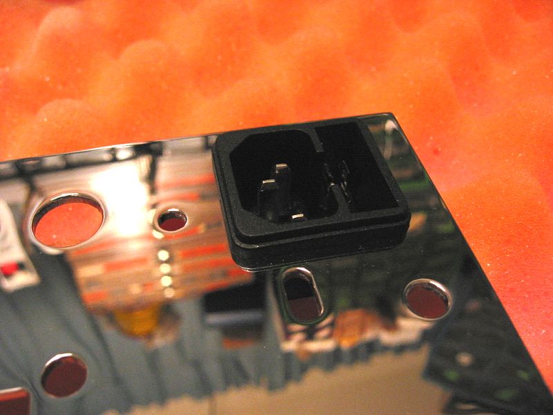 Image 1 of 32  -  64 kB
